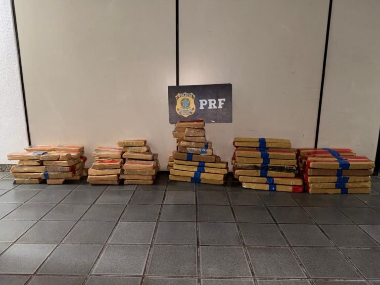PRF-apreende-91-quilos-de-maconha-e-moeda-estrangeira-na-BR-262-em-Betim